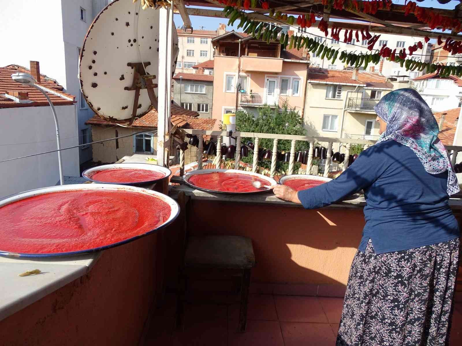 Hisarcıklı ev kadınlarının salça yapma telaşı