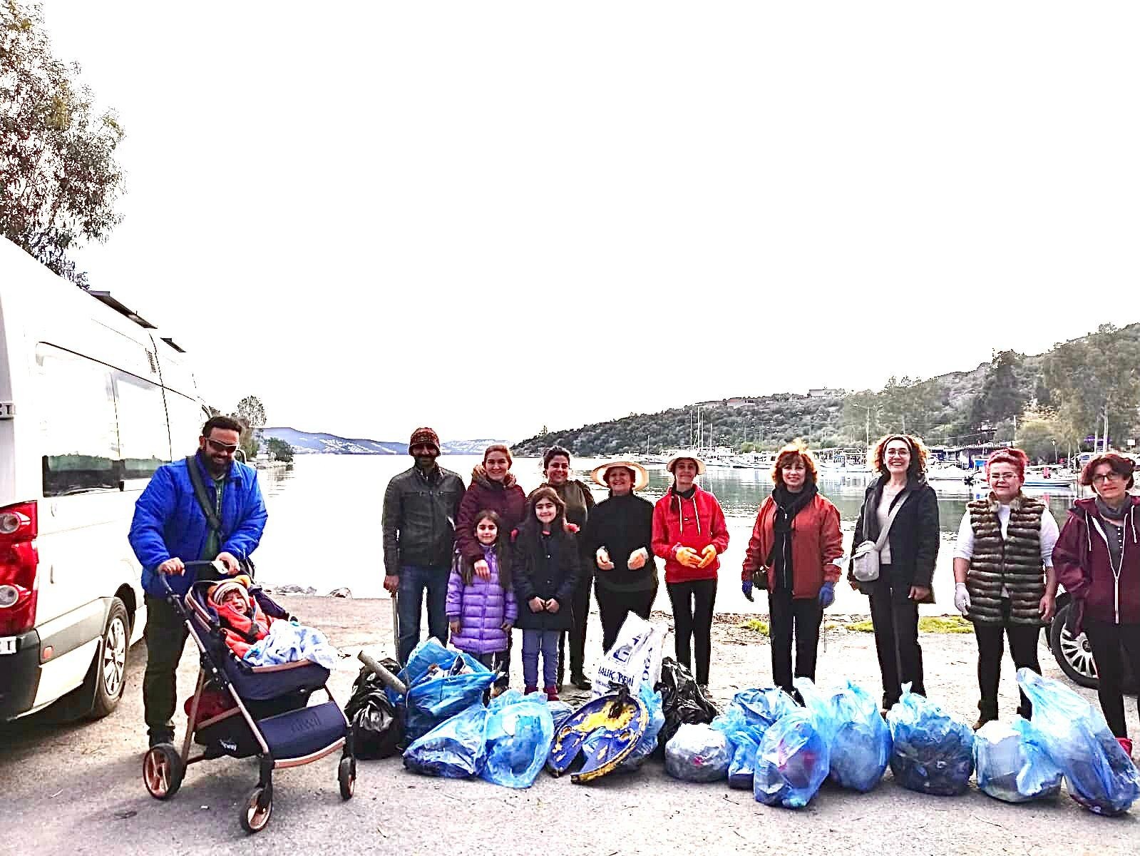 İasos Mahalle Meclisi Derneği çevre temizliği yaptı