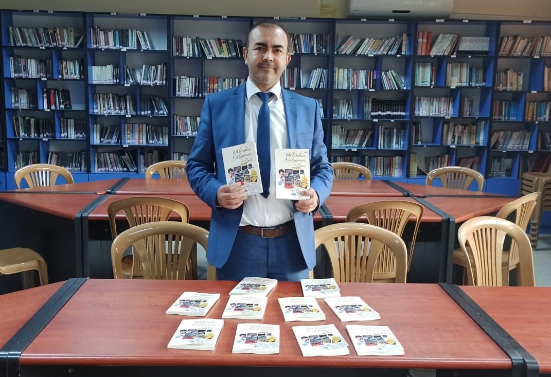 İki kardeş aynı anda kitap çıkardı