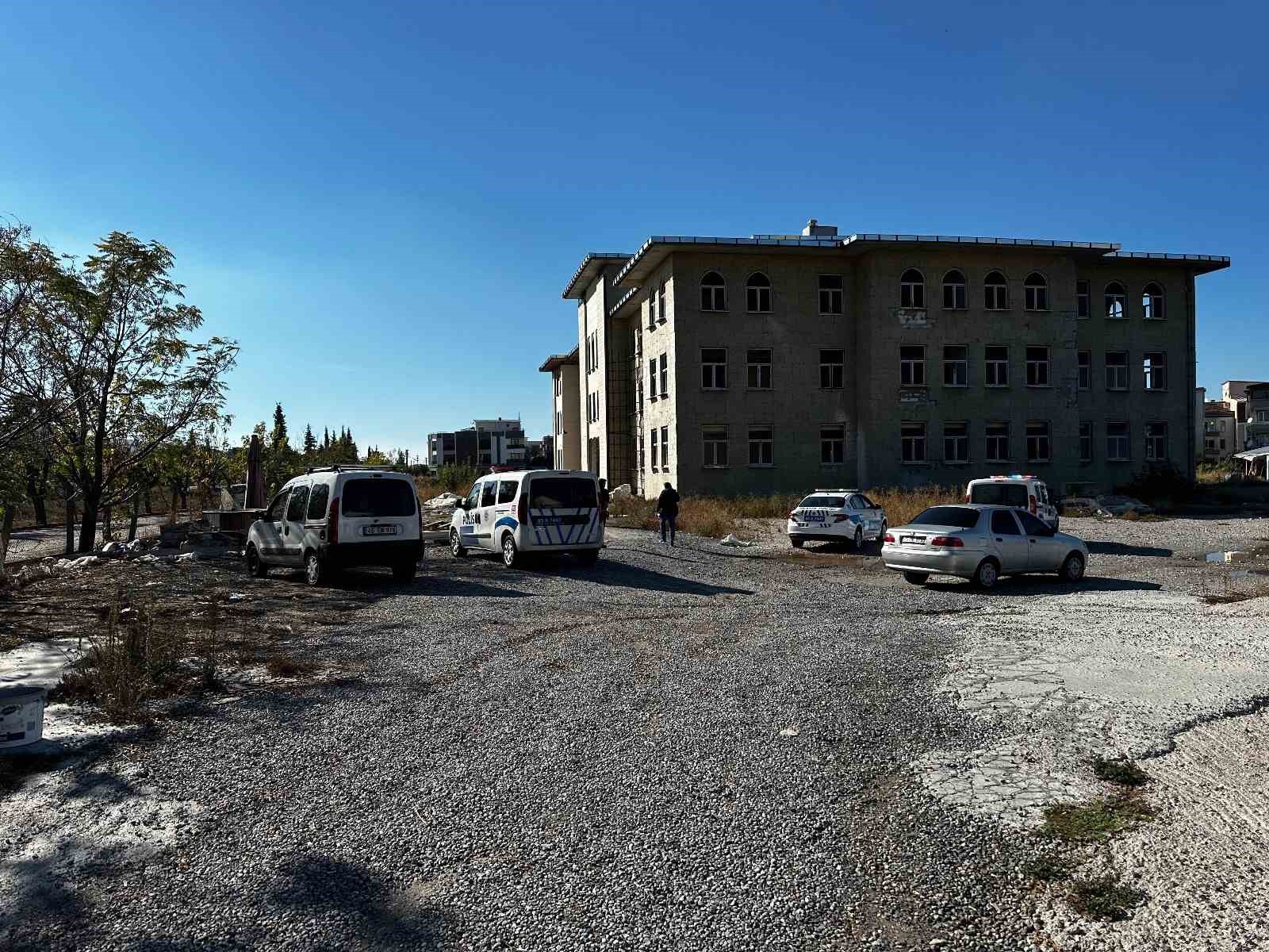 İnşaattan düşen işçi hayatını kaybetti