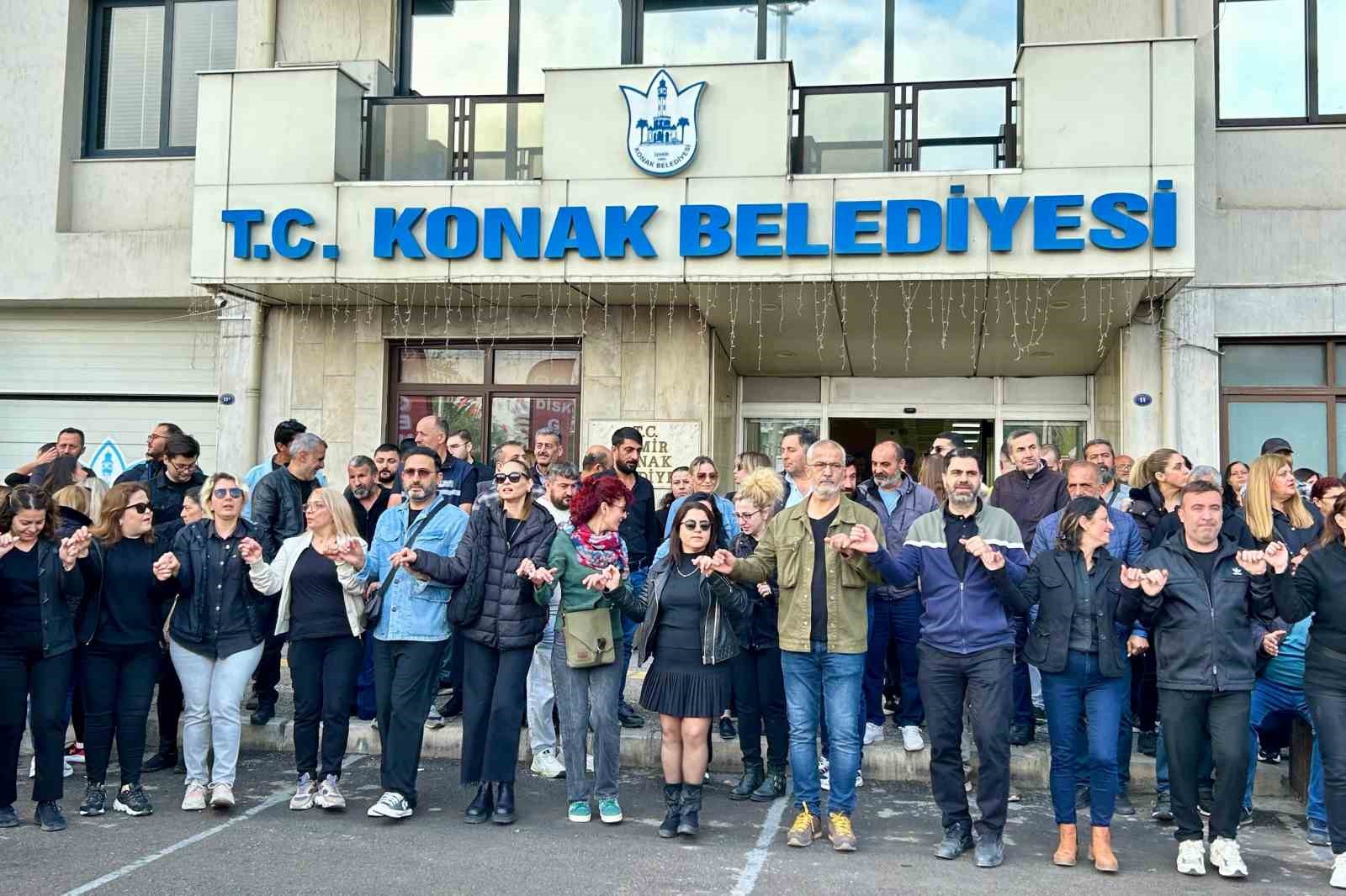 İşçileri greve giden CHP’li Konak Belediyesi: ‘Hizmet veremeyeceğiz, sokağa çöp bırakmayın’