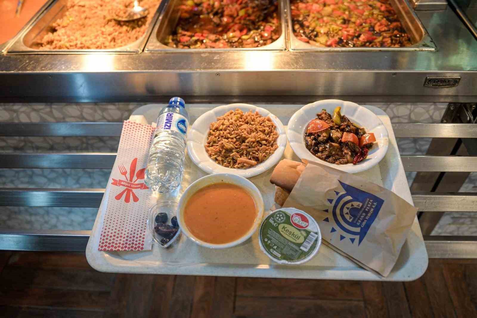 İzmir Büyükşehir’in Kent Lokantaları’nda iftar ücretsiz