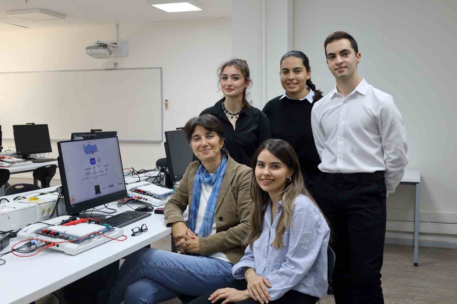 İzmir Ekonomili gençler ‘afet sonrasına’ odaklandı