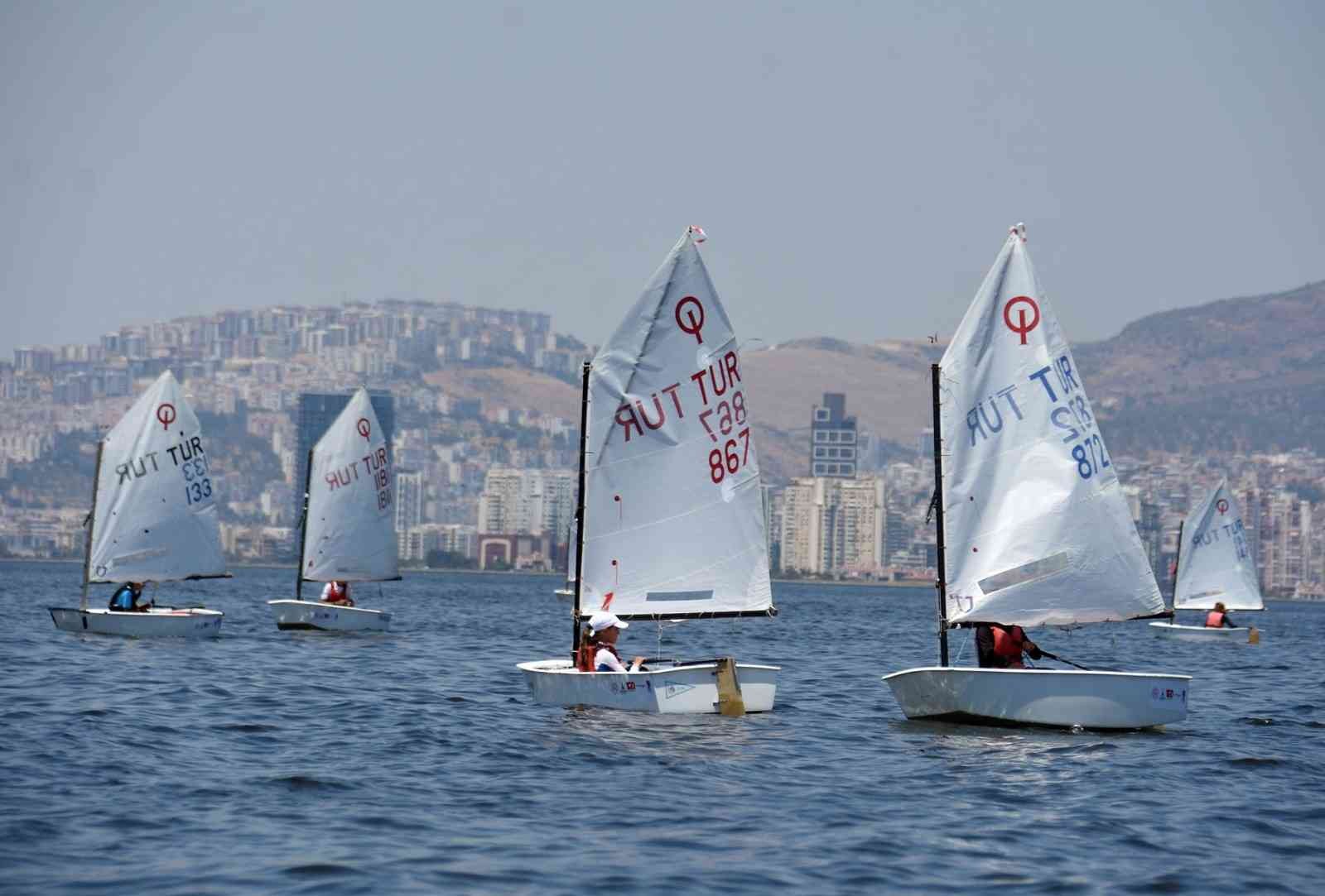 İzmir Körfez Festivali’nde renkli görüntüler