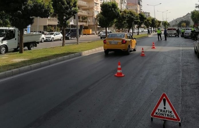İzmir’de 21 bin 390 sürücüye trafik cezası