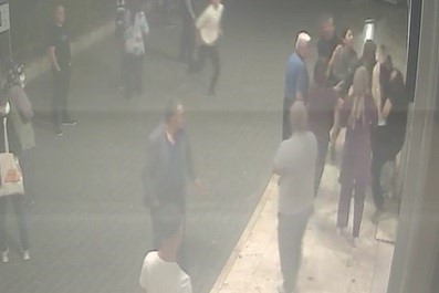 İzmir’de darbedilen doktorun saçları kopartılmıştı, o anların görüntüsü ortaya çıktı