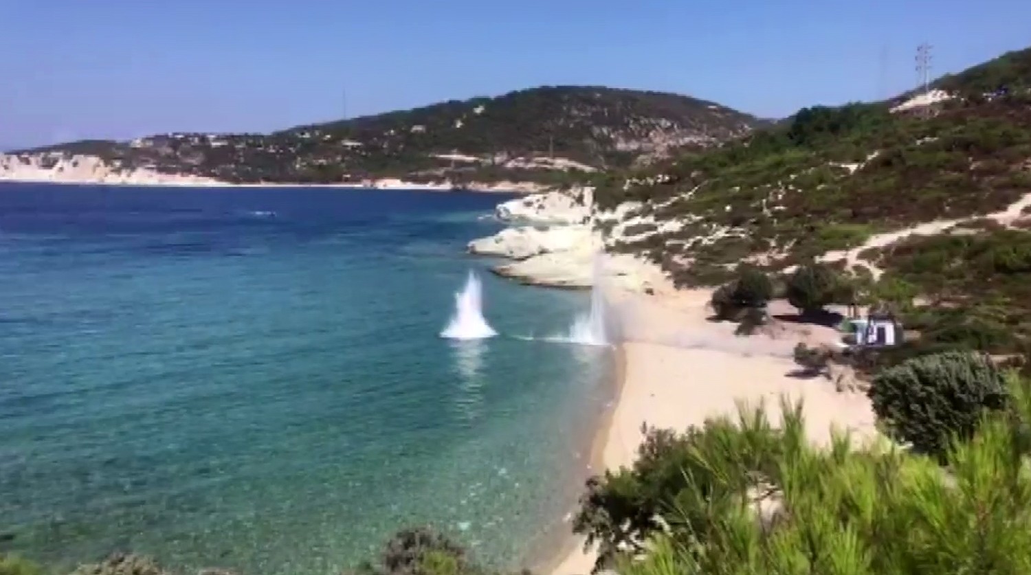 İzmir’de denizde bulunan el bombası imha edildi