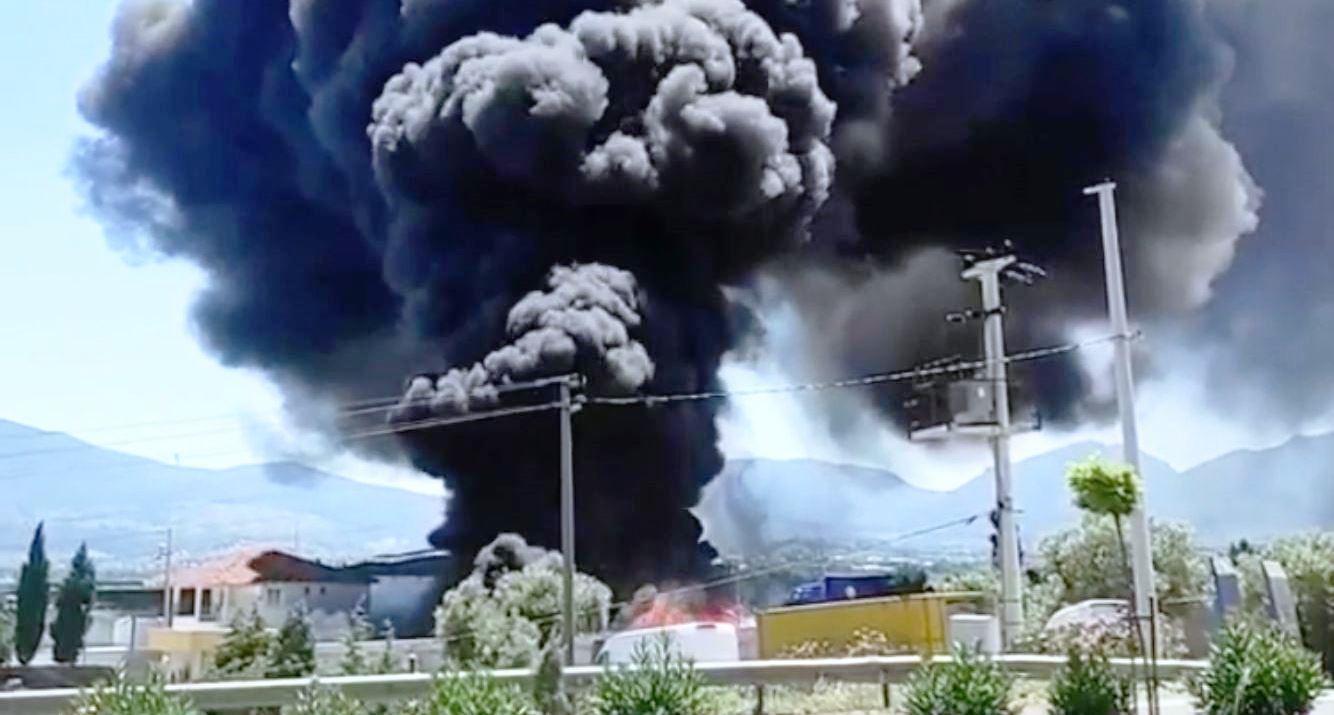 İzmir’de geri dönüşüm fabrikasında korkutan yangın