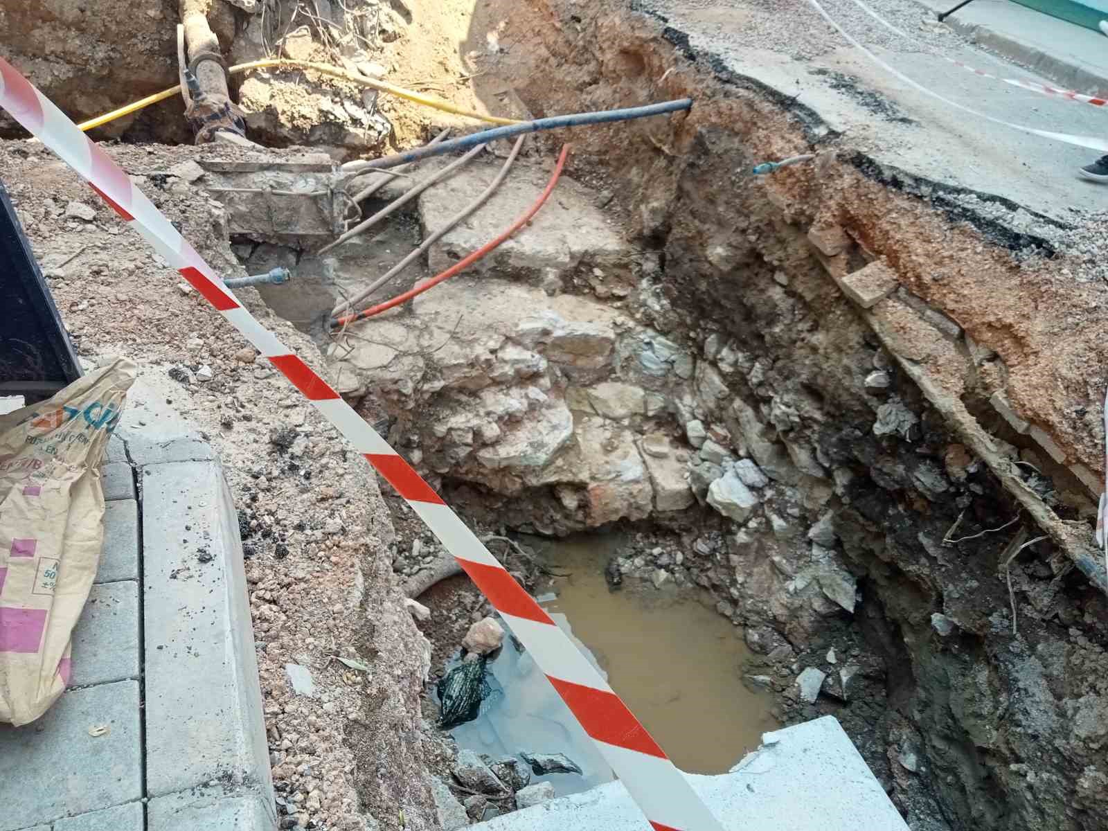İzmir’deki altyapı çalışmasından tarih çıktı