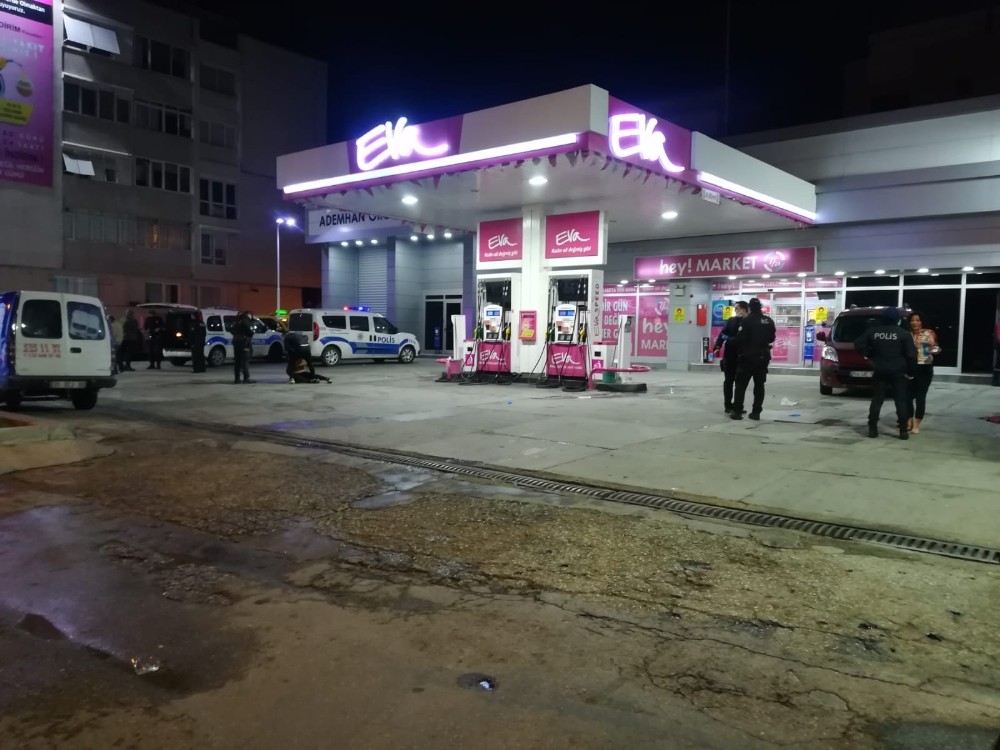 İzmir’in iki ayrı ilçesinde bıçaklı ve silahlı kavga: 1’i ağır 2 yaralı