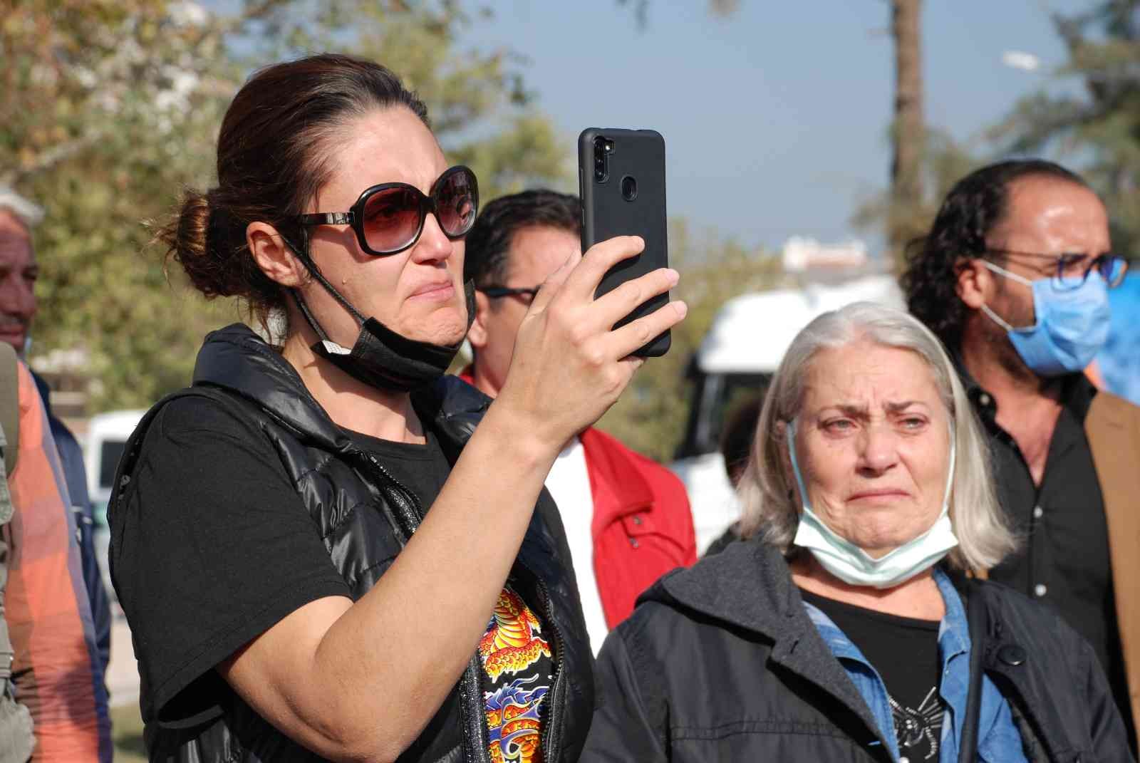 İzmir’in kalbi 14.51’de attı