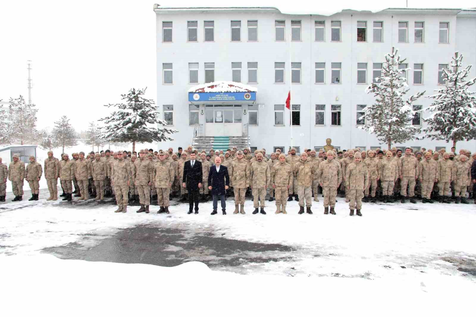 Jandarmadan deprem bölgesine personel desteği