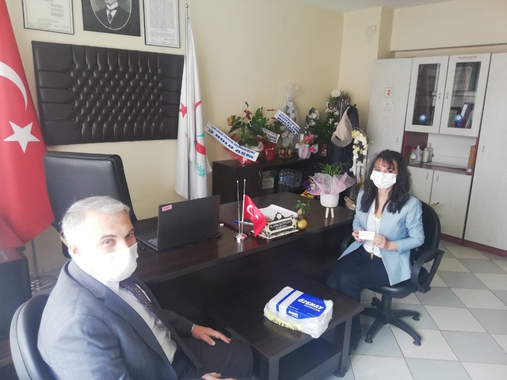 Kaymakam Duru, sağlıkçıların Tıp Bayramı’nı kutladı