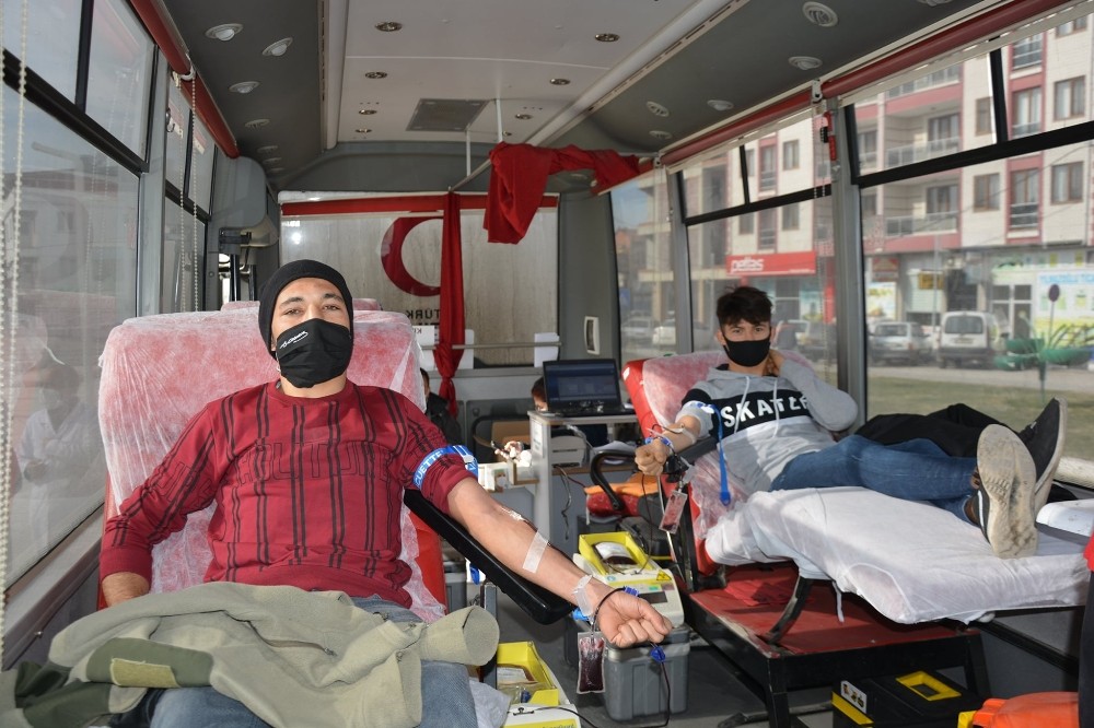 Kaymakam Yıldırım’dan kan bağışına destek