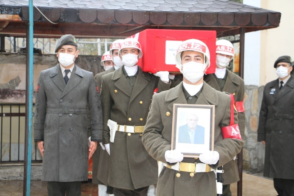 Kıbrıs Gazisi, askeri törenle son yolculuğuna uğurlandı