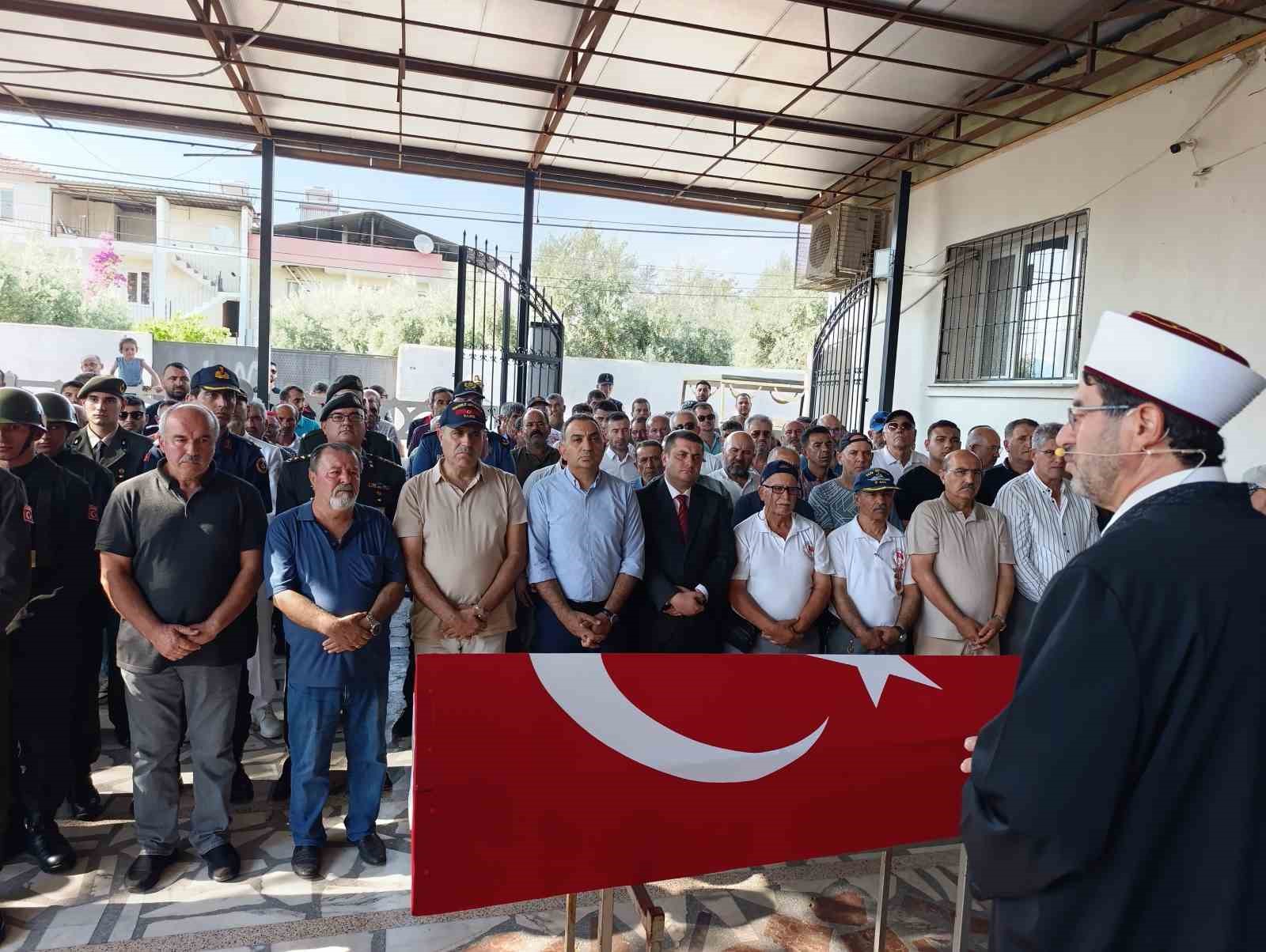 Kıbrıs gazisine askeri törenle veda