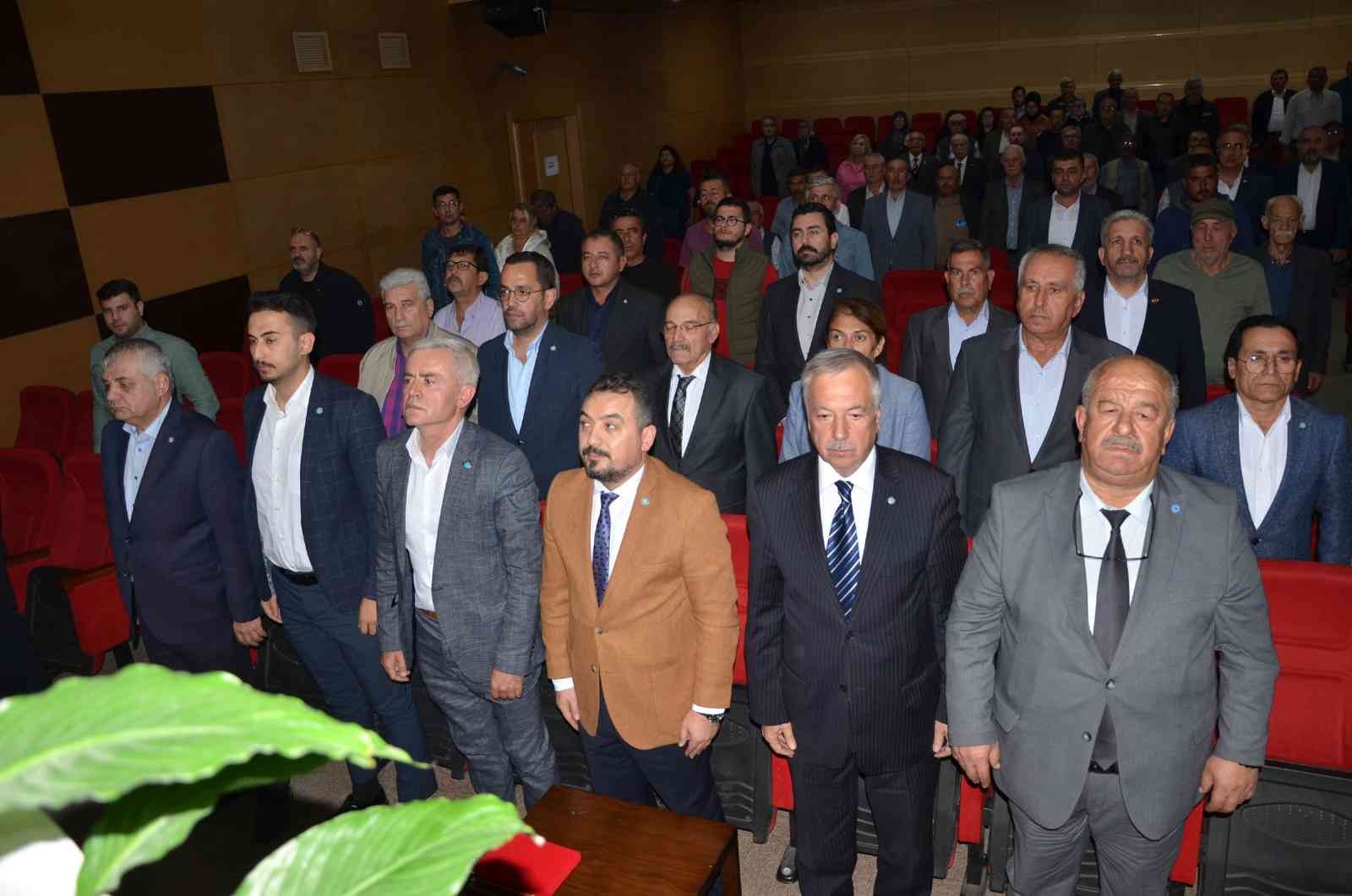 Kırkağaç İYİ Parti’de Levent Komşu güven tazeledi