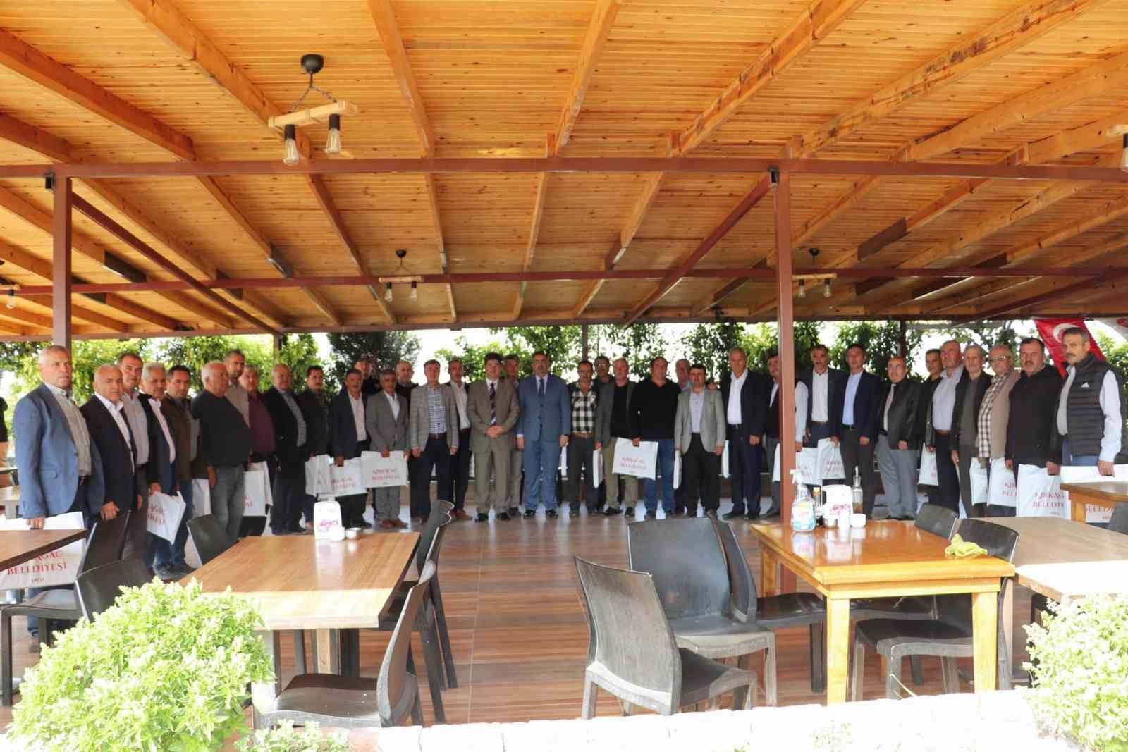 Kırkağaç’ta muhtarlar yemekte buluştu