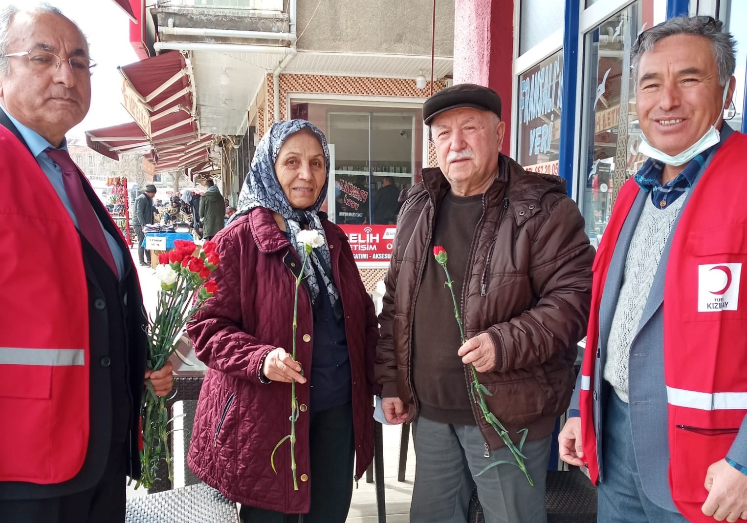 Kızılay yaşlıları unutmadı