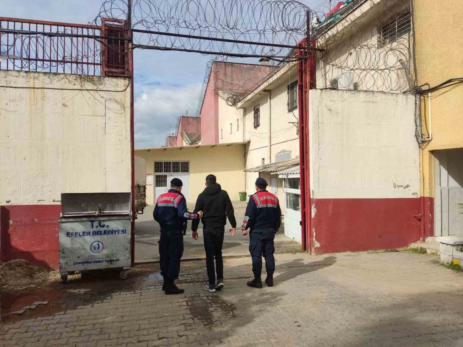 Koçarlı’da çeşitli suçlardan arana 2 şüpheli yakalandı