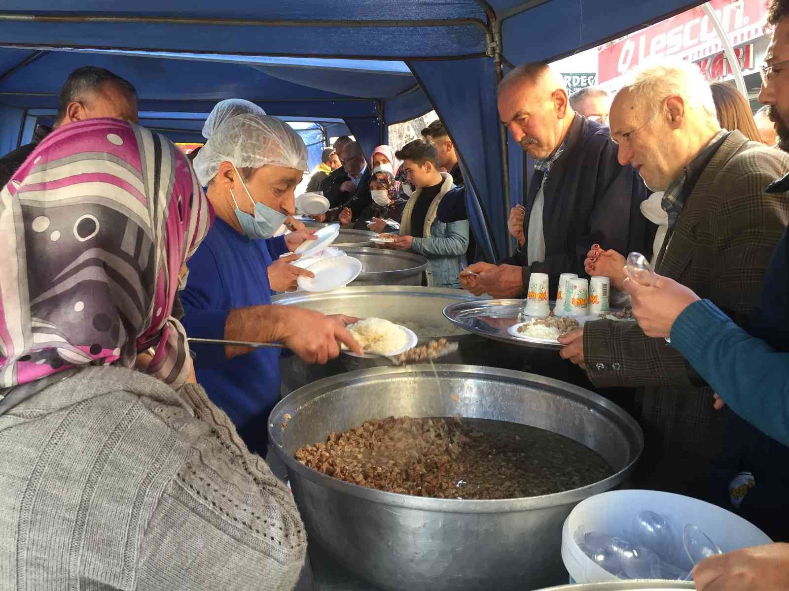 Koronadan vefat eden 43 yıllık başkan unutulmadı
