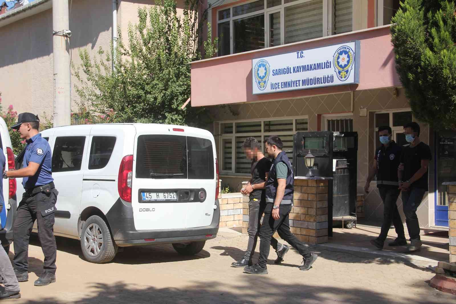 Kovalamaca sonucu yakalanan araçtan uyuşturucu çıktı