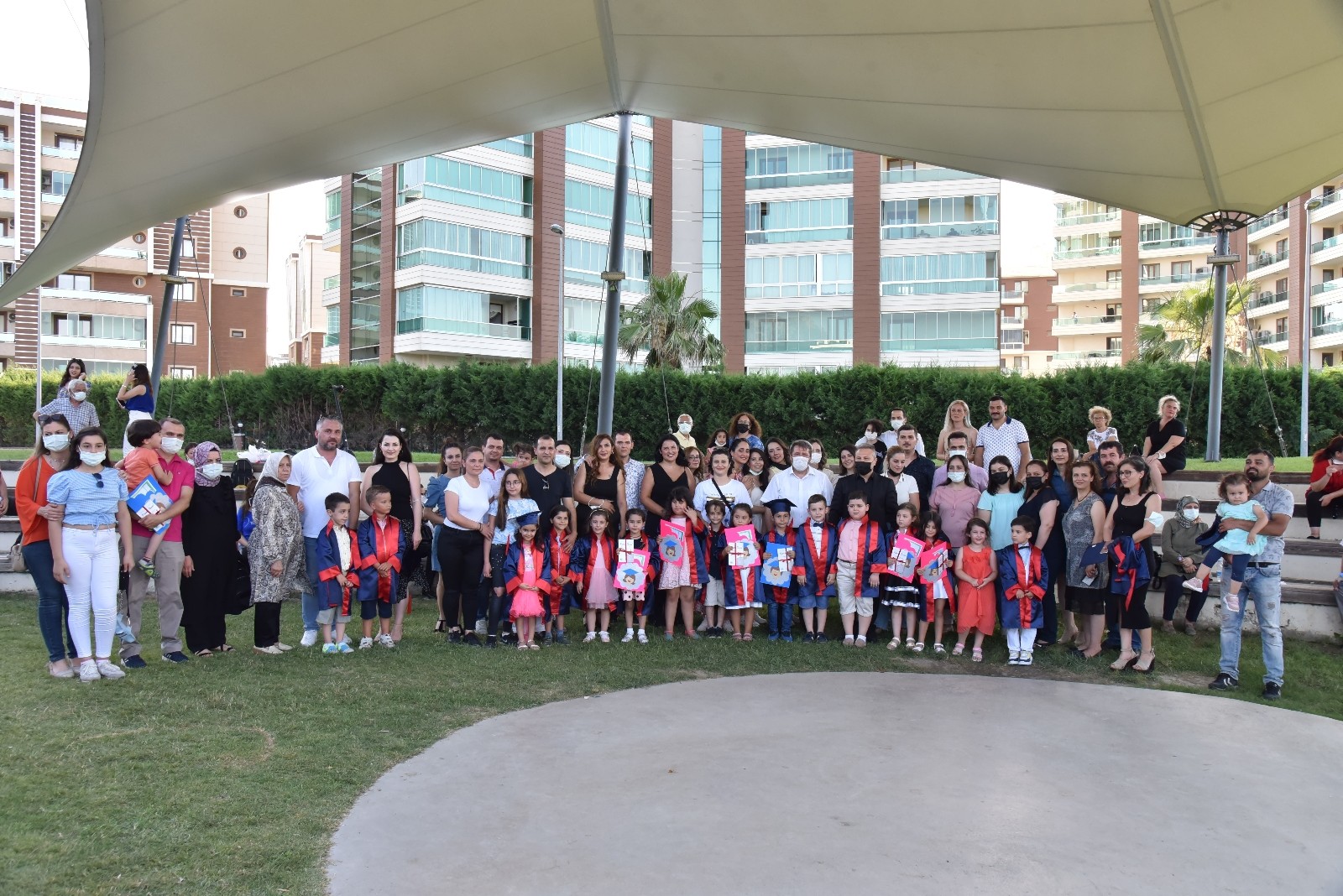 Kreşteki minikler, mezuniyet heyecanı yaşadılar