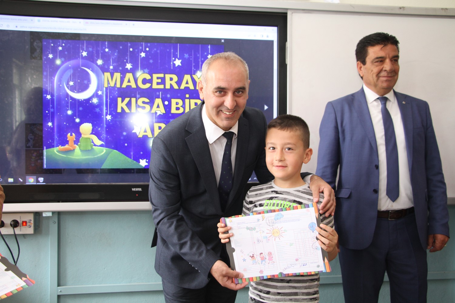 Kula’da 6 bin 362 öğrenci karne sevinci yaşadı