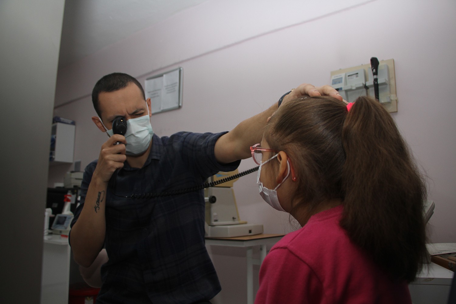 Kula’da ilk kez bir çocuğa şaşılık ameliyatı yapıldı