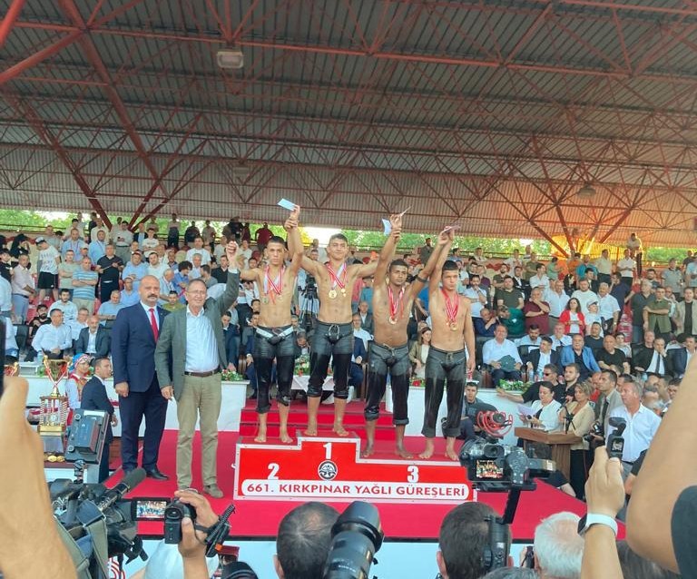 Kulalı gencin Kırkpınar’da tarihi zaferi