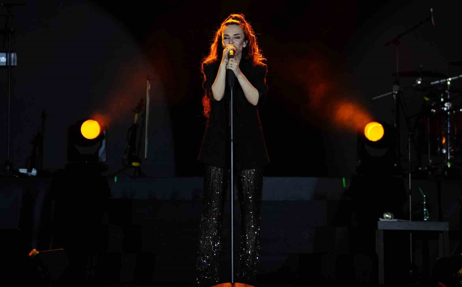 Kültür Yolu Festivalinde Fatma Turgut’tan unutulmaz gece