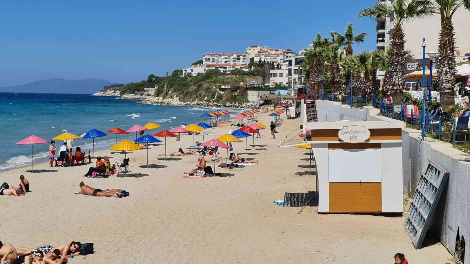 Kuşadası’nda Nisan ayında deniz keyfi