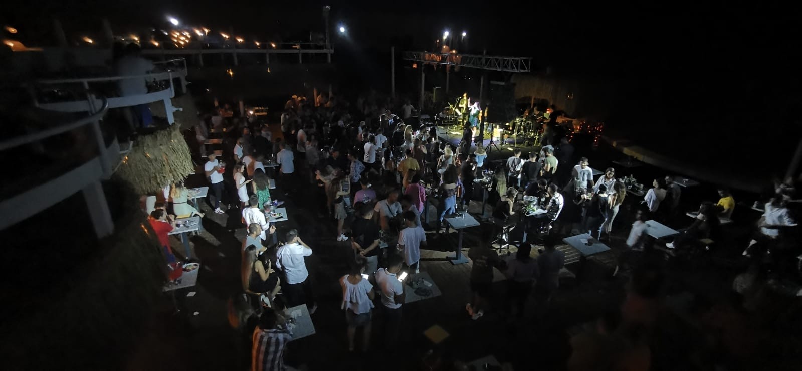 Kuşadası’nda eğlence tavan yaptı