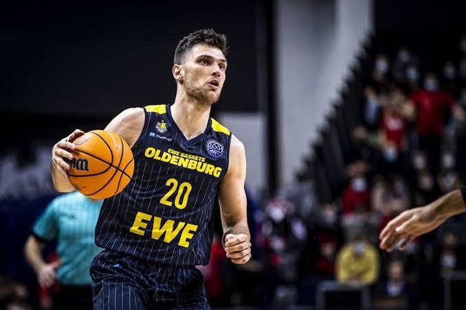 Manisa BBSK Michal Michalak’ı renklerine bağladı