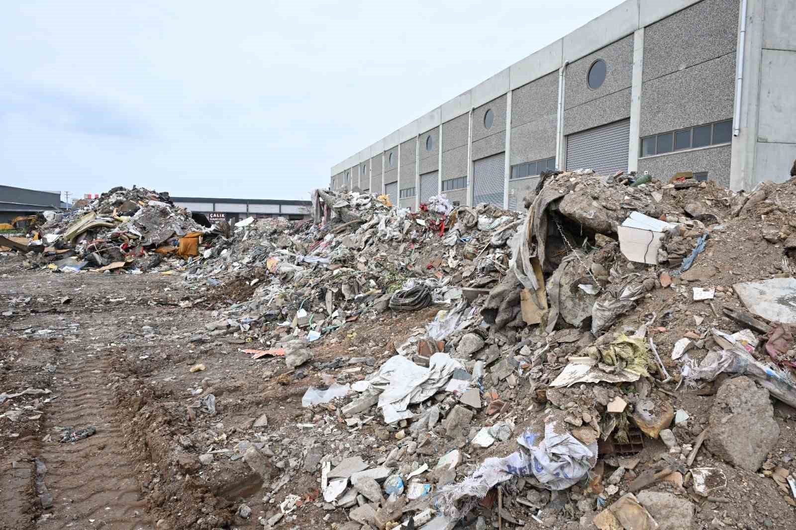 Manisa Büyükşehir’den kaçak atıklara sıfır tolerans