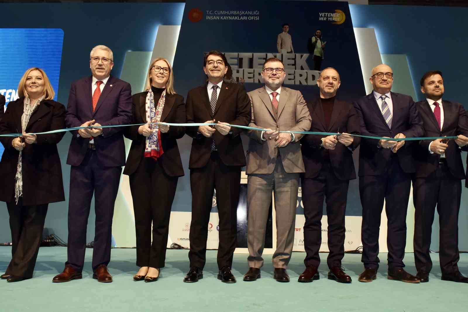 Manisa CBÜ Rektörü Prof. Dr. Ataç EGEKAF 22 açılışına katıldı