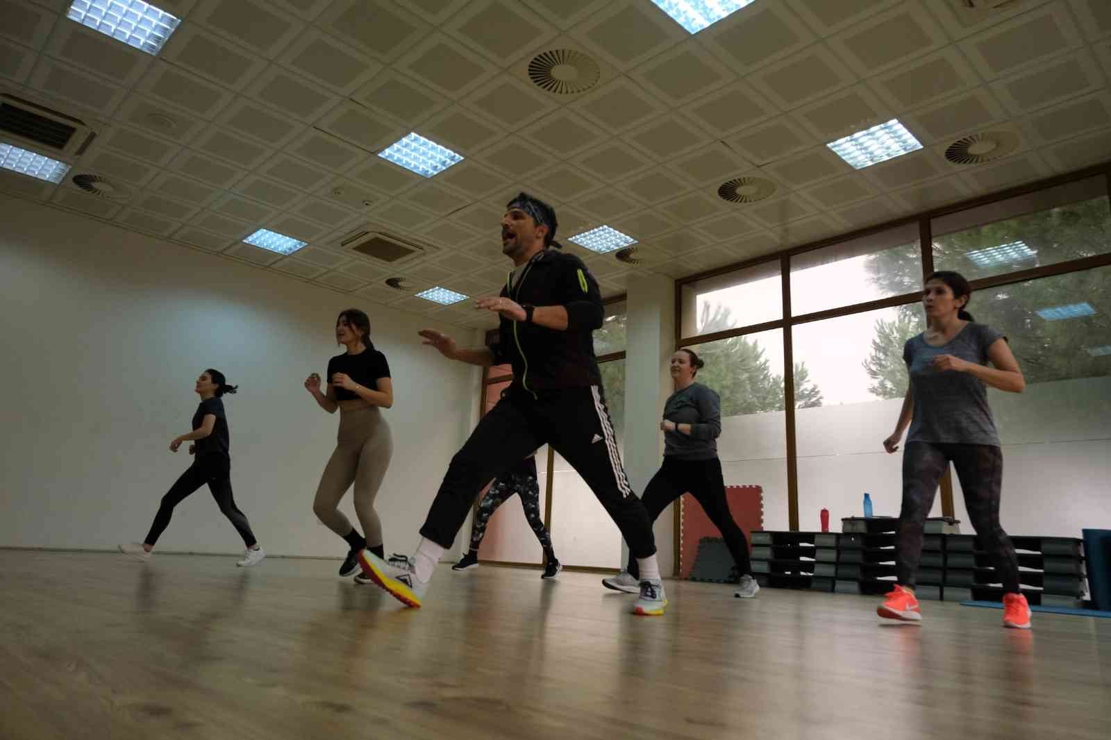 Manisa CBÜ Sağlık İçin Spor Merkezi ilgi görüyor