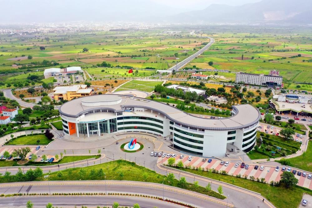 Manisa CBÜ’deki usulsüz atamalar Sayıştay raporunda