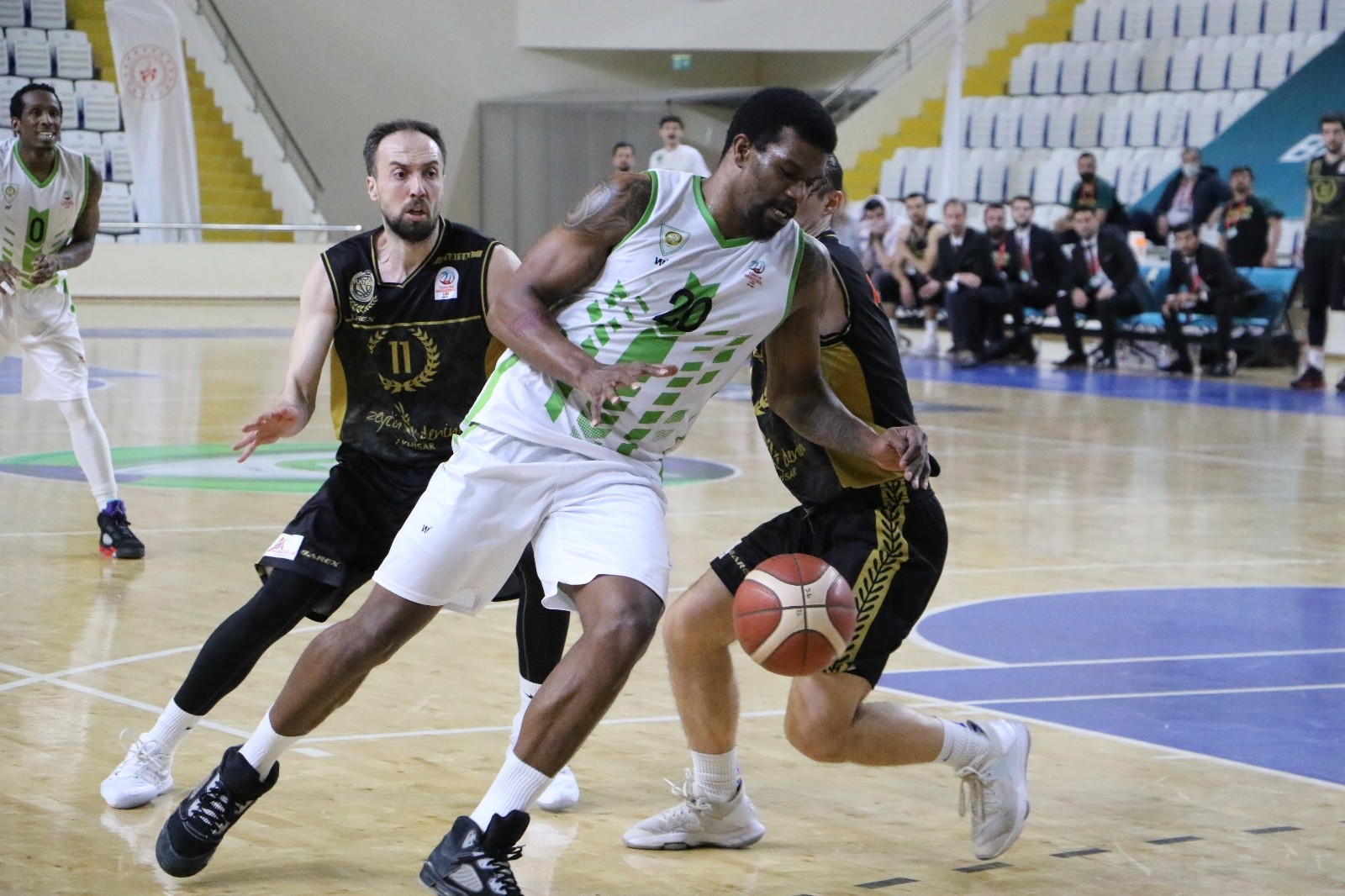 Manisa Derbisinde Kazanan Manisa BBSK