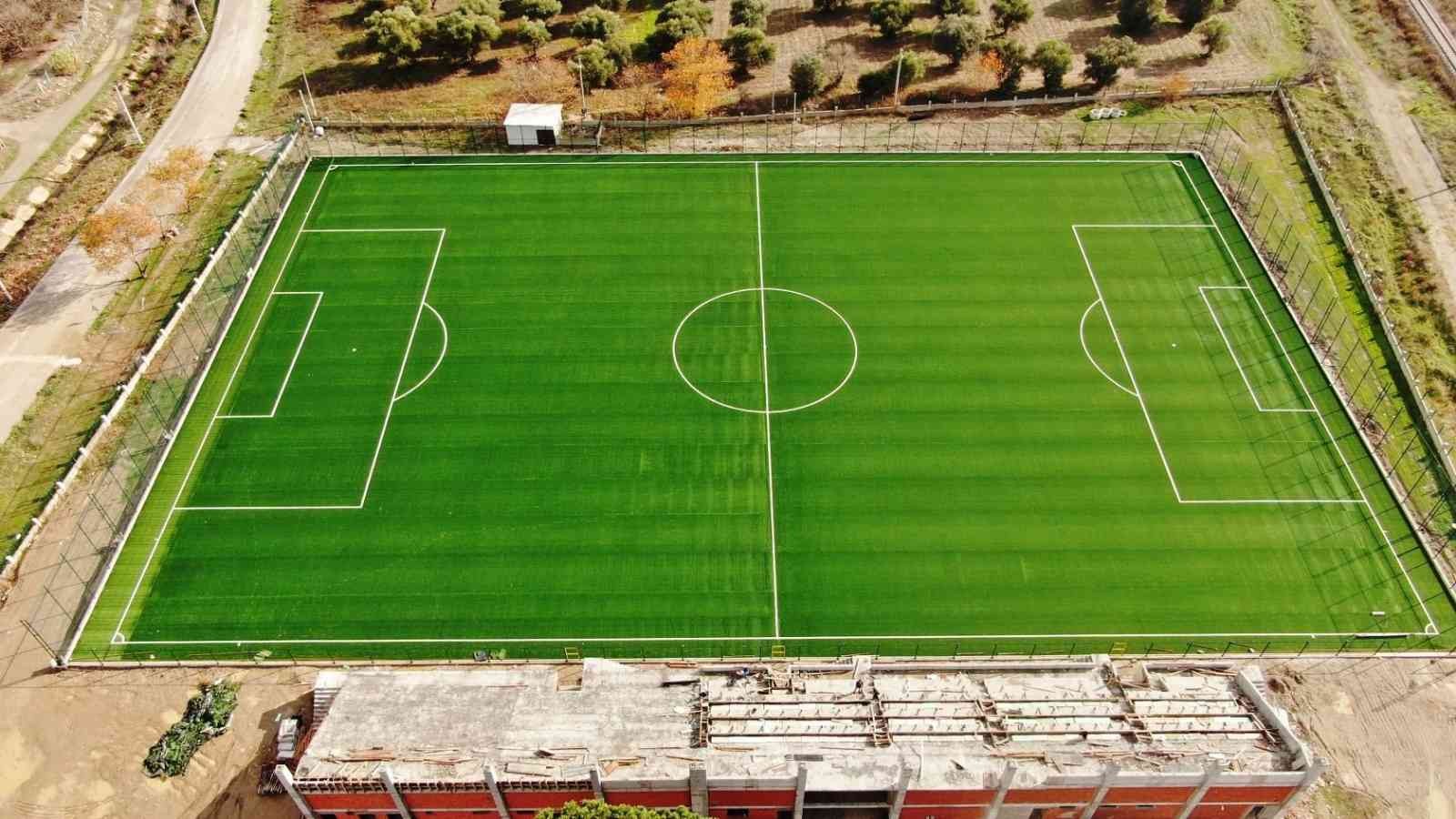 Manisa FİFA standartlarına uygun yeni bir futbol sahasına kavuşuyor