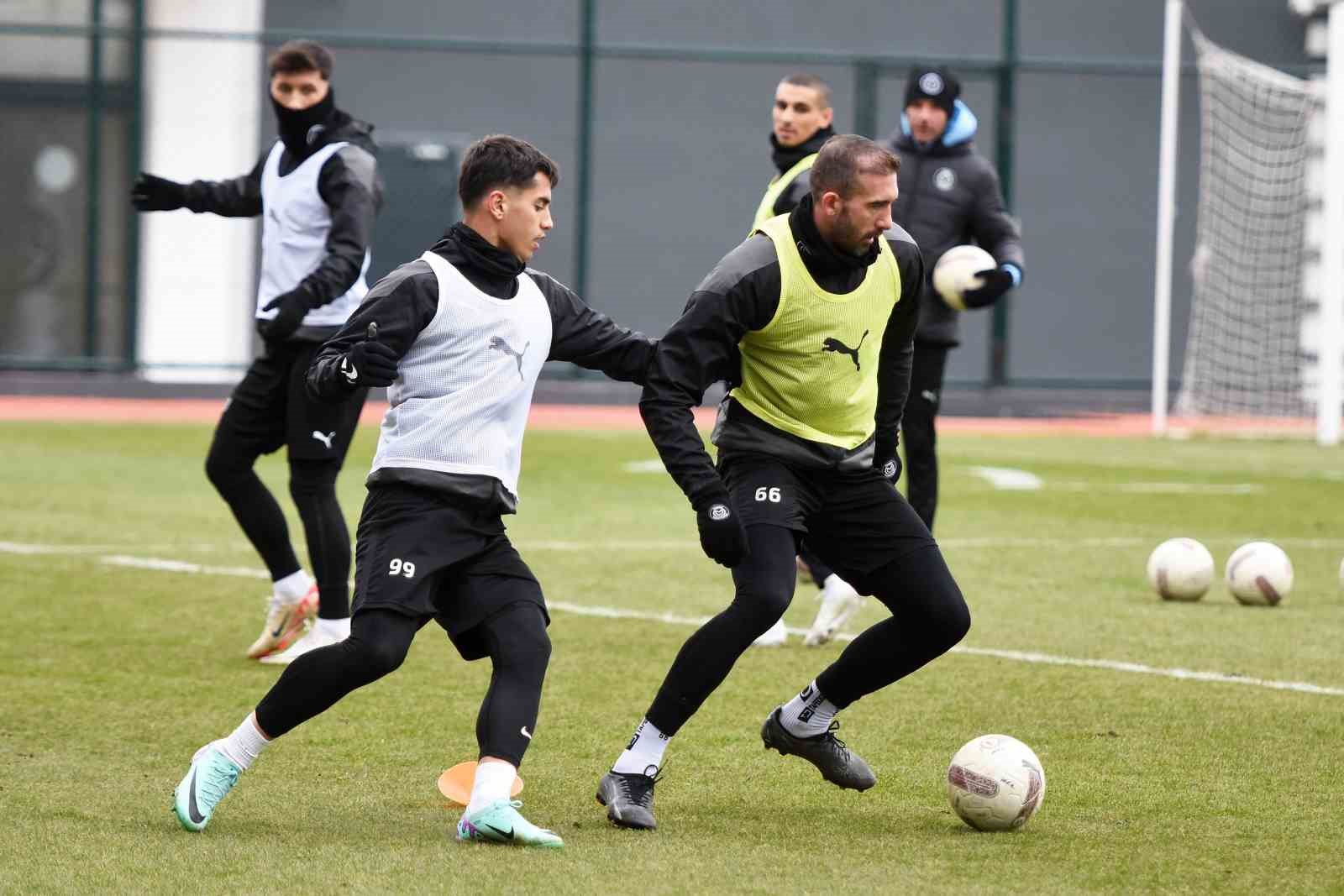 Manisa FK’da Tuzlaspor maçı hazırlıkları devam ediyor