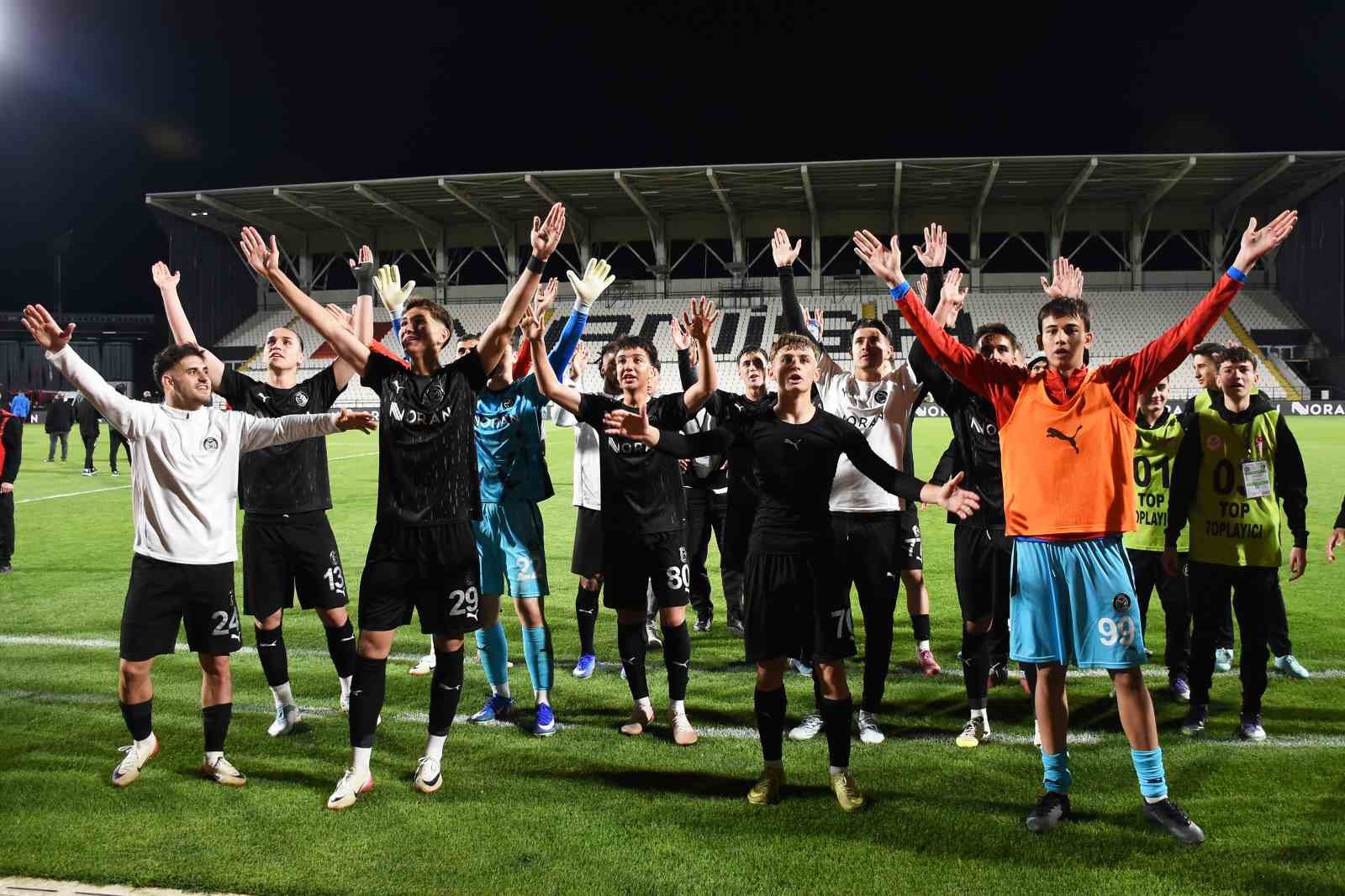 Manisa FK’dan dalgalı sezon