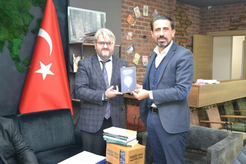 Manisa Müftülüğünden kitap bağışı