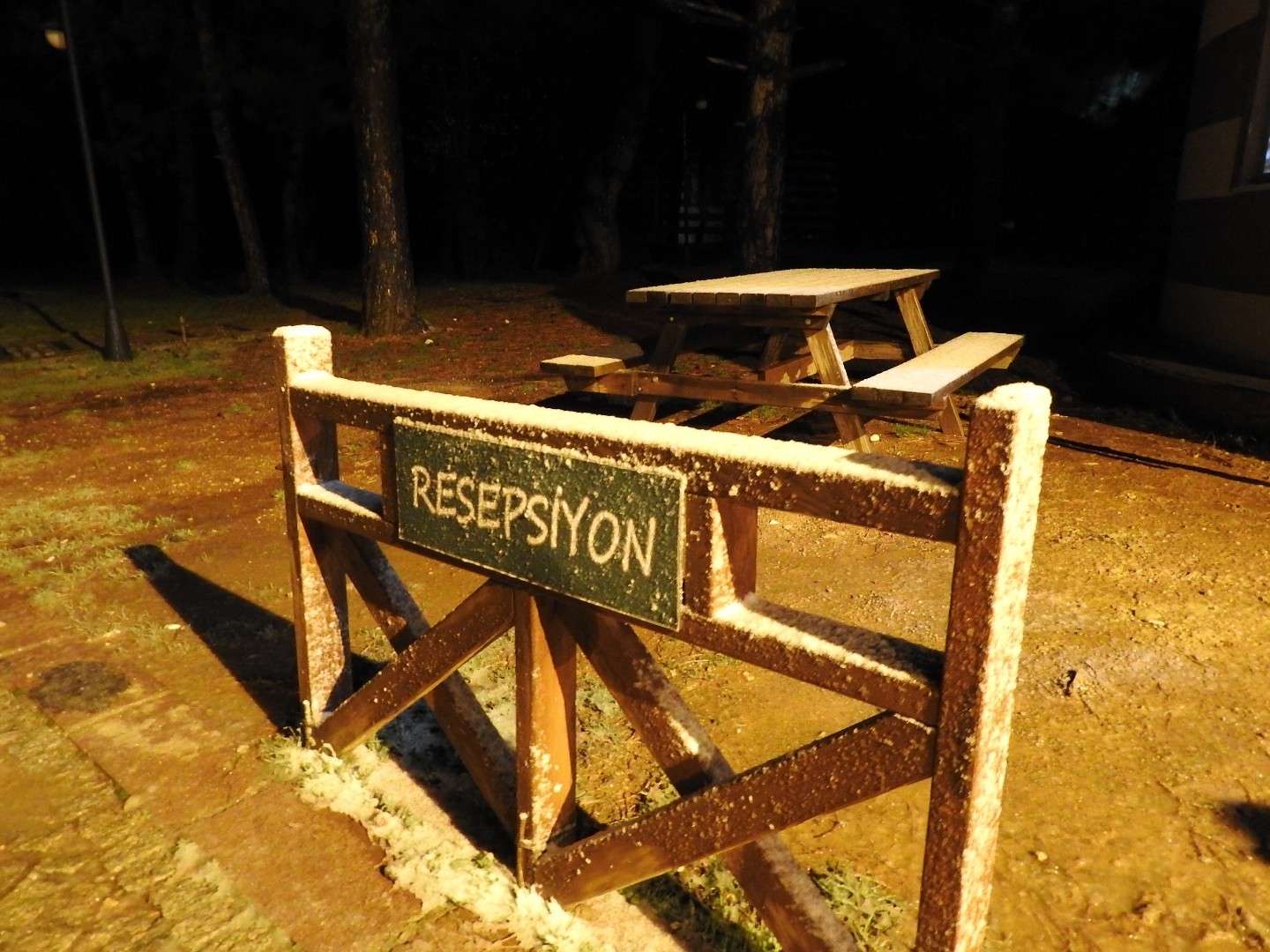 Manisa Spil Dağı’na mevsimin ilk karı düştü