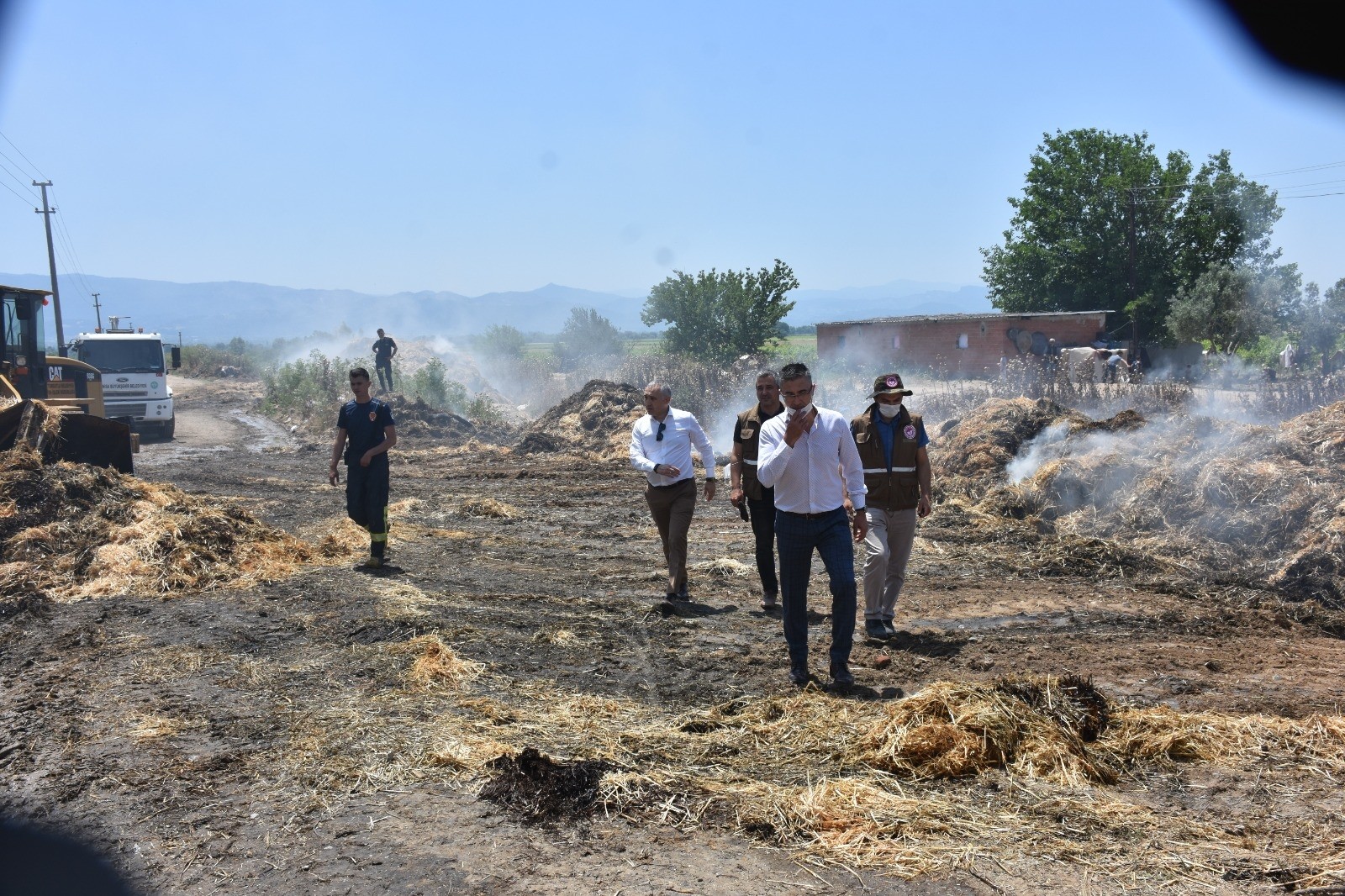 Manisa Tarım ve Ormancılık Müdürlüğünden yangın çıkan besi çiftliğine ziyaret