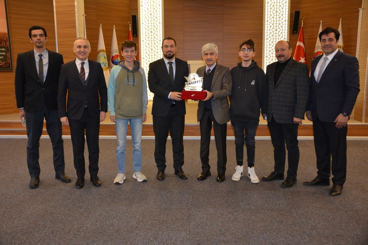 Manisa Ticaret Borsası TEKNOFEST 2021 birincilerini ağırladı