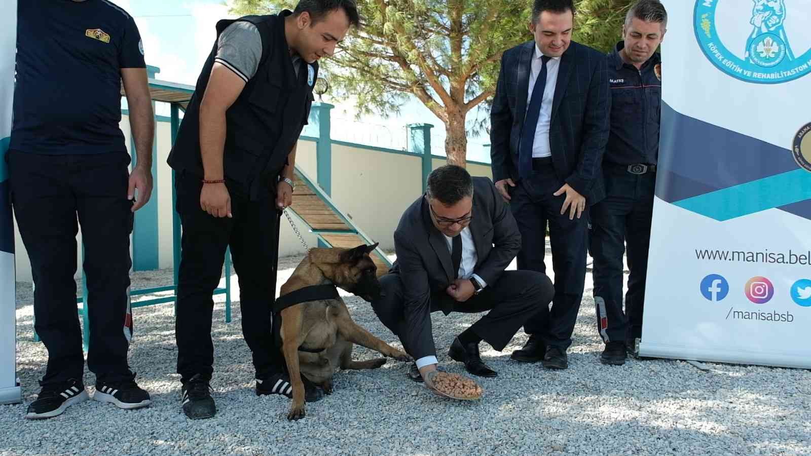 Manisa itfaiyesi can dostu personelini unutmadı