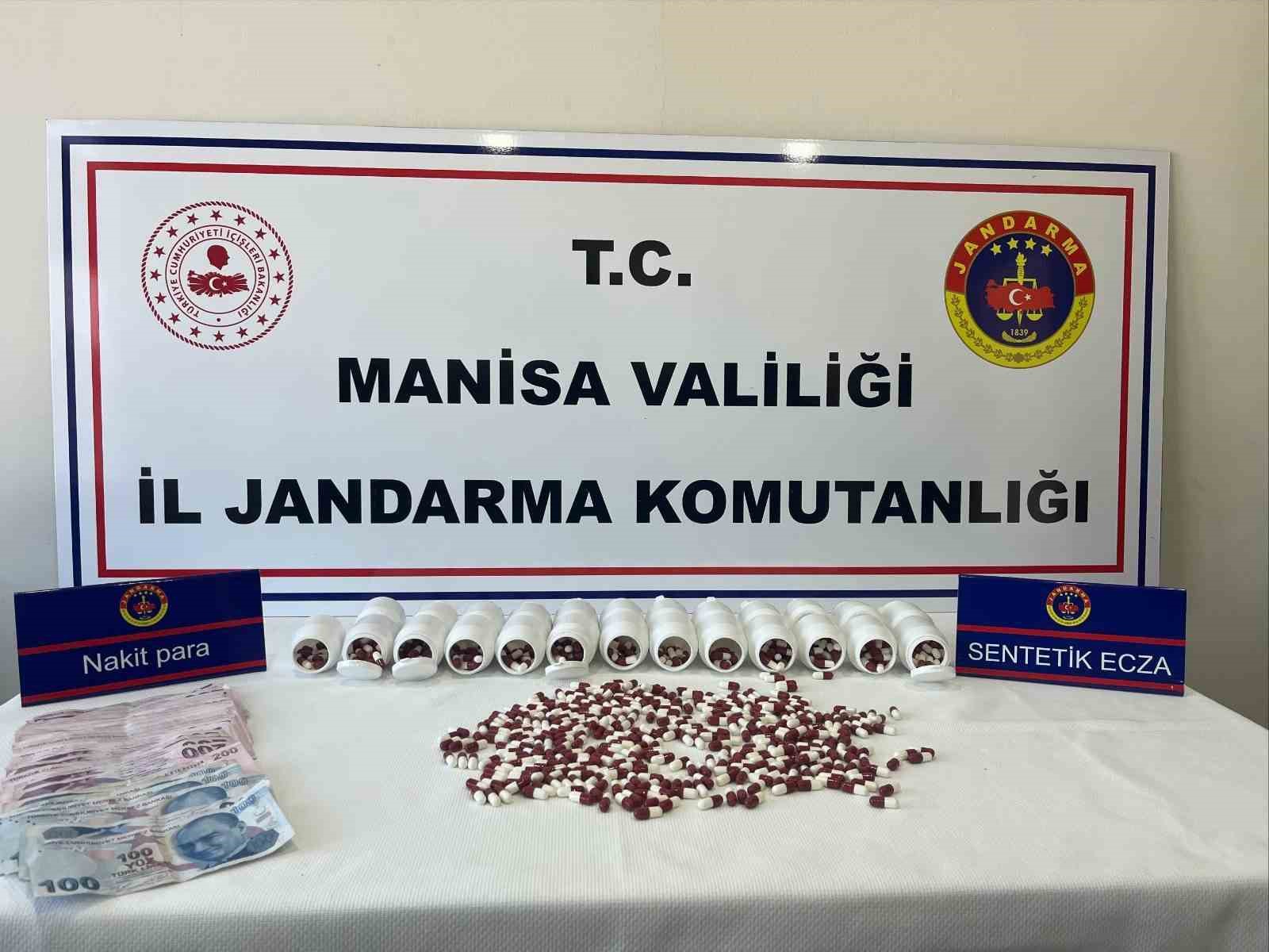 Manisa’da 2 bin 415 adet uyuşturucu hap ele geçirildi