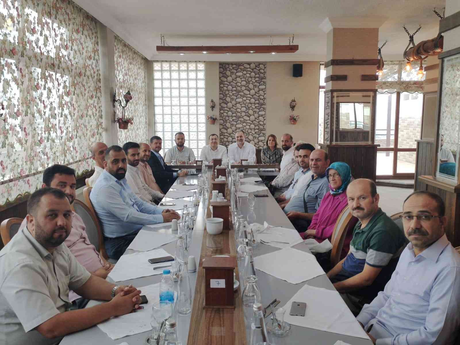 Manisa’da 54 STK’dan Gülşen’e tepki