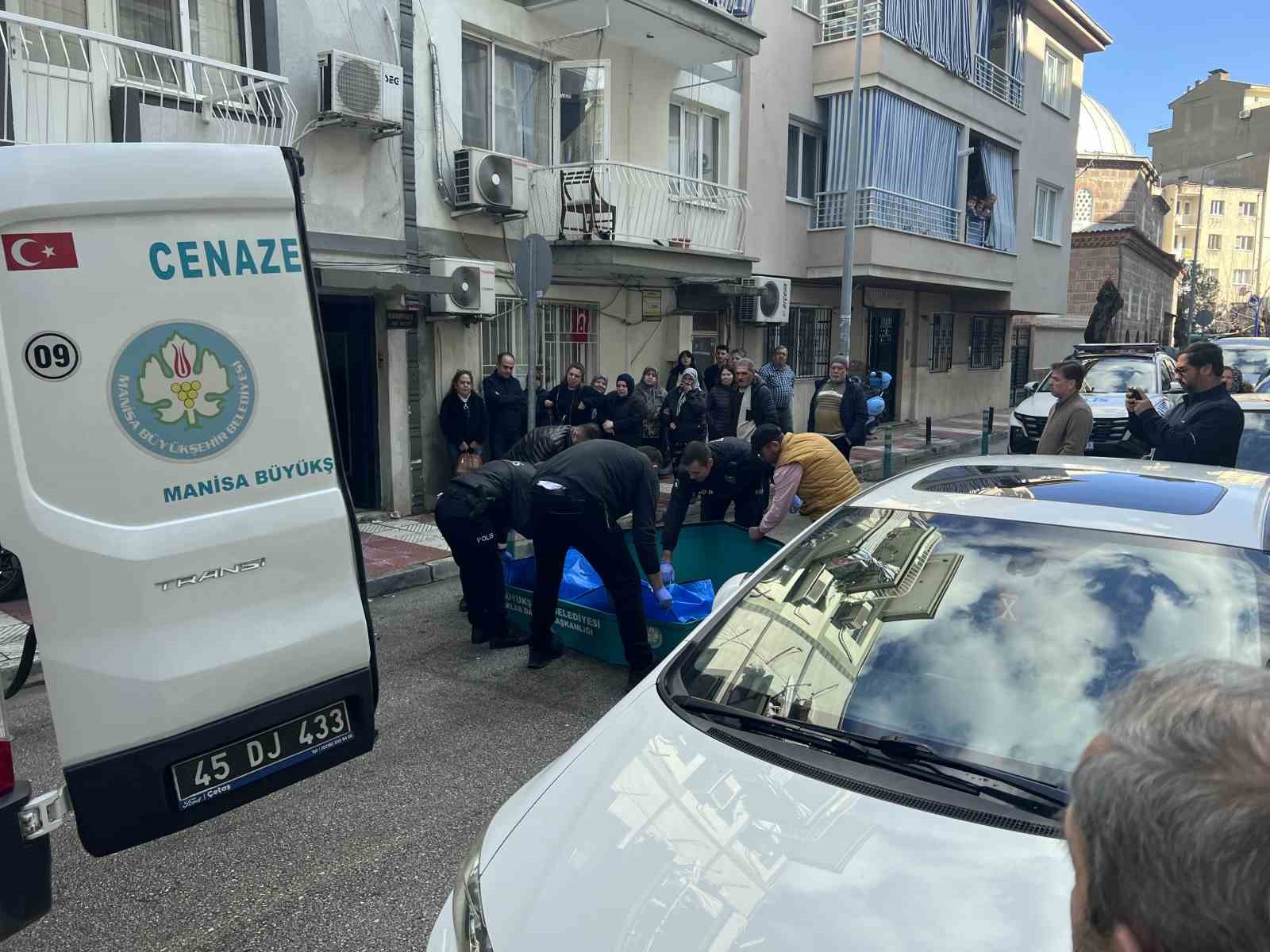 Manisa’da 83 yaşındaki koca eşini uyurken öldürdü
